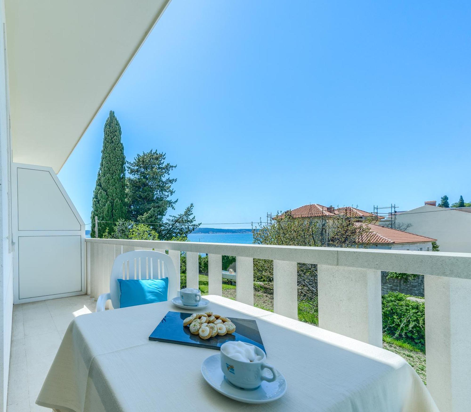 Hotel Riva Kastela With Swimming Pool المظهر الخارجي الصورة